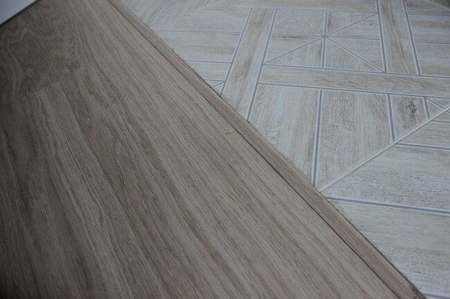 Отделка стыков деревом