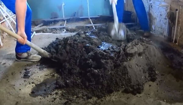 Подливаем воду по необходимости